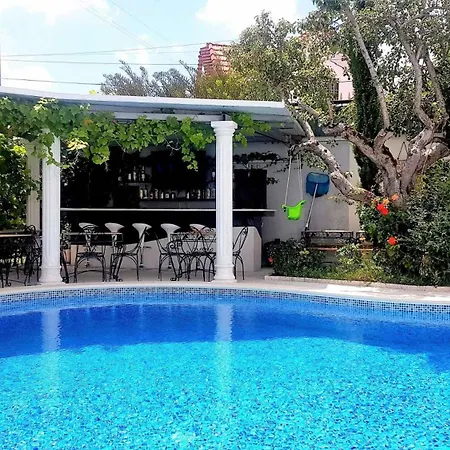 Silver Coast Villa *